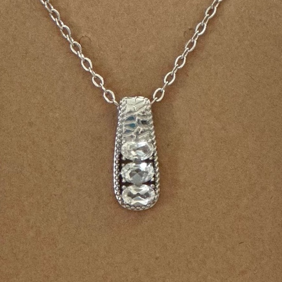 Stainless Steel White Topaz 3 Stone Oval Pendant w/Chain. NWOT - Picture 3 of 15